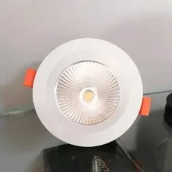 Đèn âm trần tròn