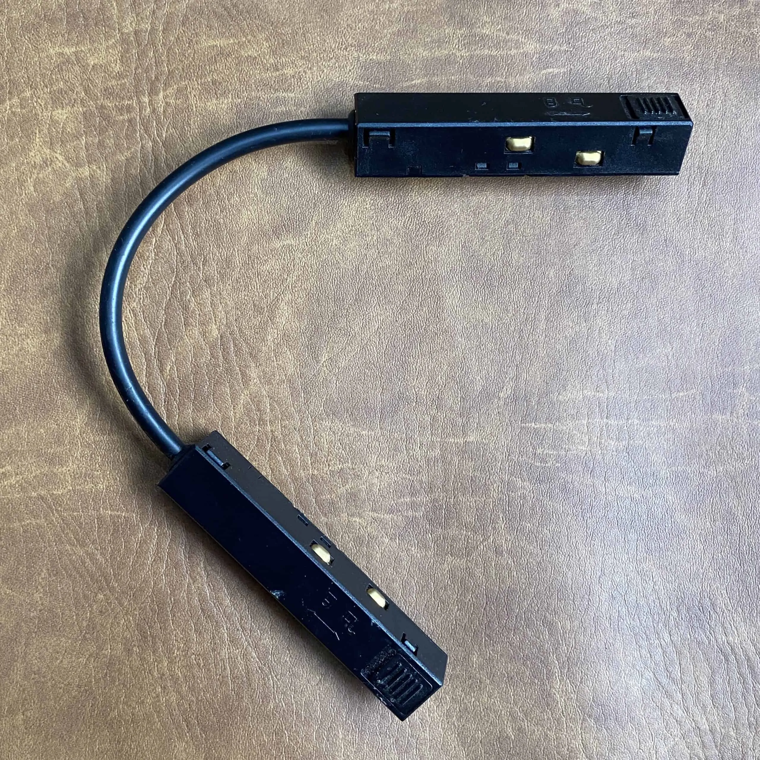 Phụ kiện nối góc ray nam châm