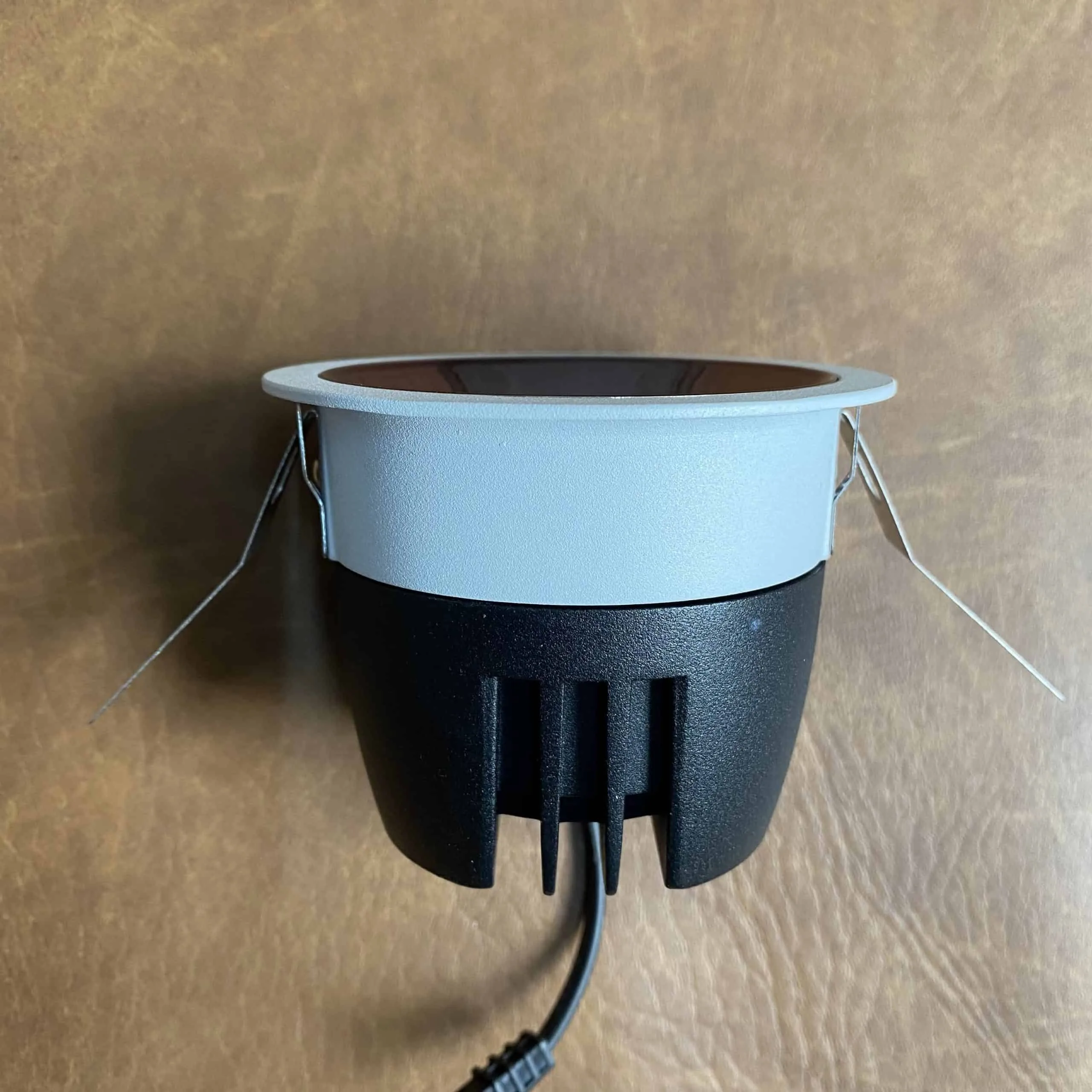 Đèn âm trần chiếu điểm cao cấp, đèn spotlight lỗ khoét 75mm, đèn spotlight philips, đèn chiếu điểm lỗ khoét 75mm, đèn philips 75mm, đèn âm trần chiếu điểm chip led philips, đèn philips