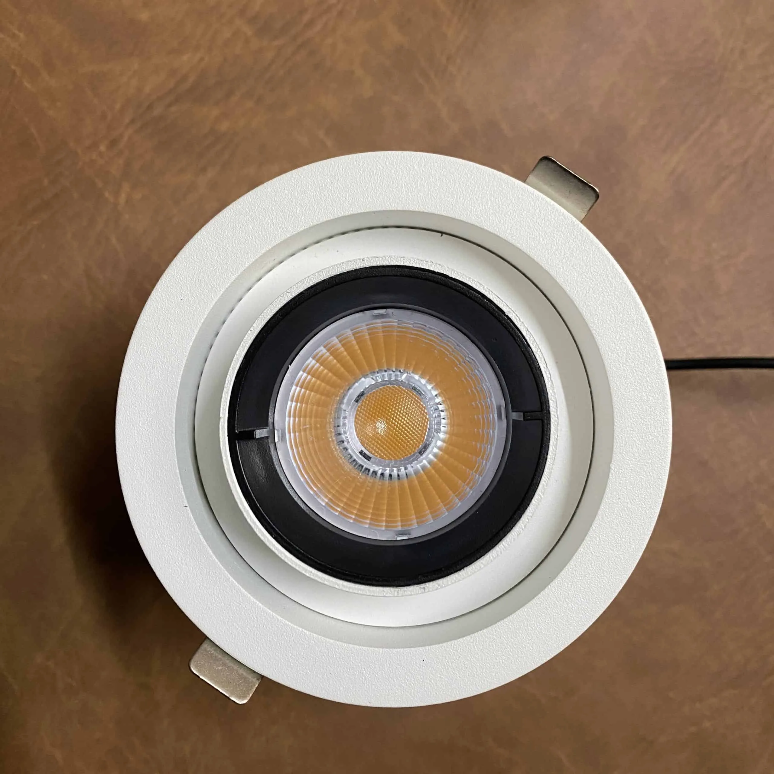 đèn led âm trần chiếu điểm spotlight chỉnh hướng góc rộng