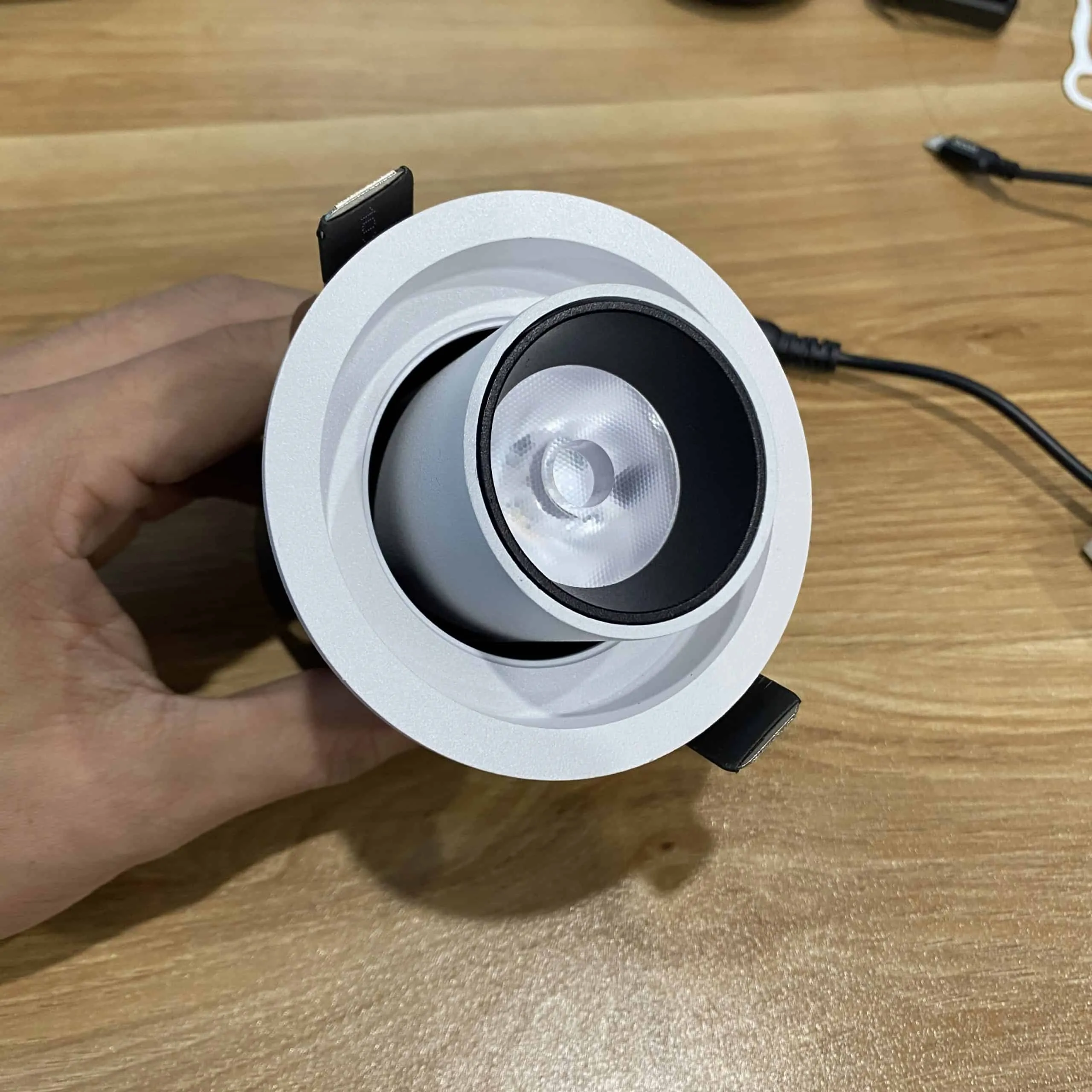 Đèn âm trần chiếu điểm chỉnh hướng góc rộng MIUOS7W75 - Ảnh 10