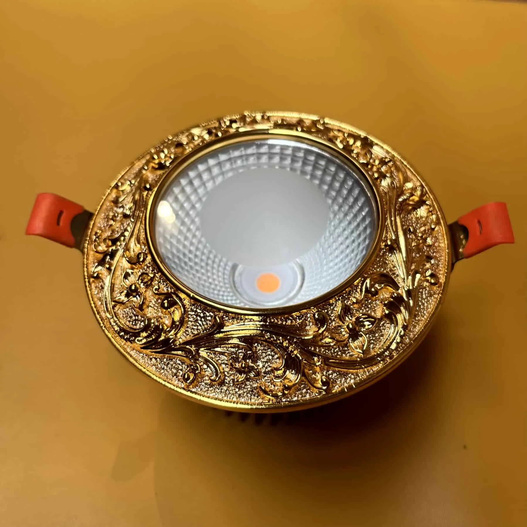 Đèn âm trần mạ vàng - Ảnh 5